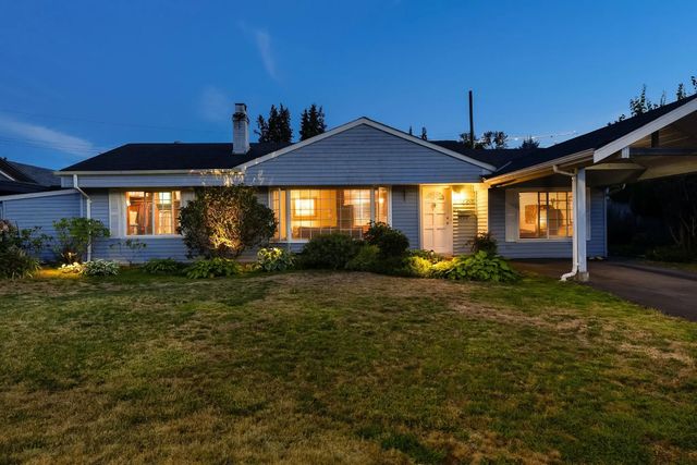 1283 Pinewood Crescent, North Vancouver