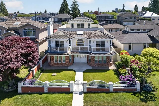 8026 18th Avenue, Burnaby