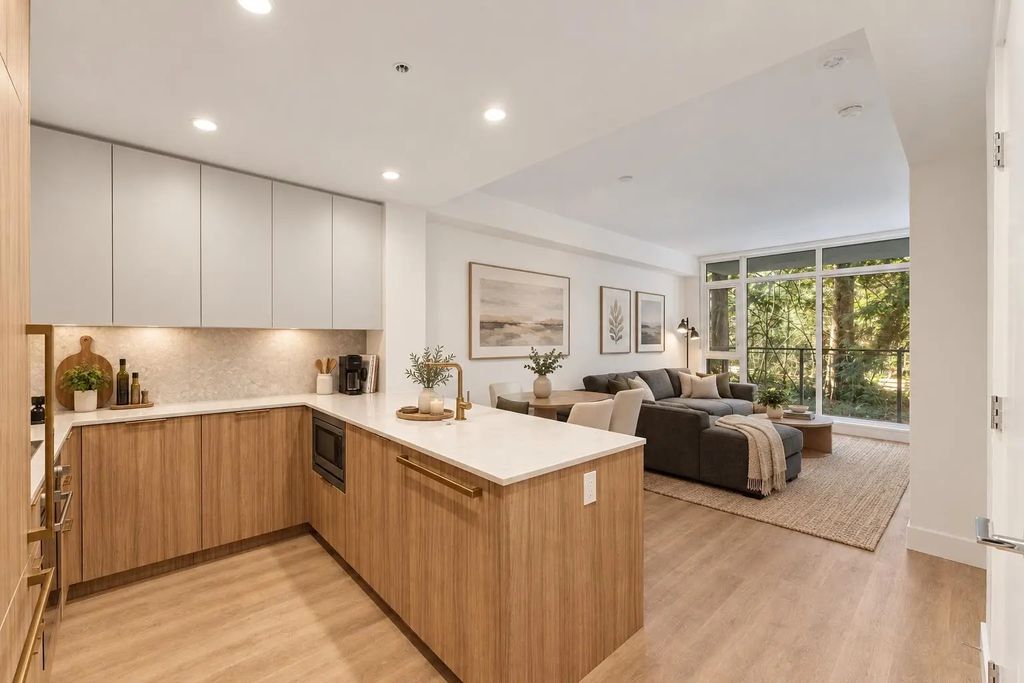 2375 Emery Court 208, North Vancouver