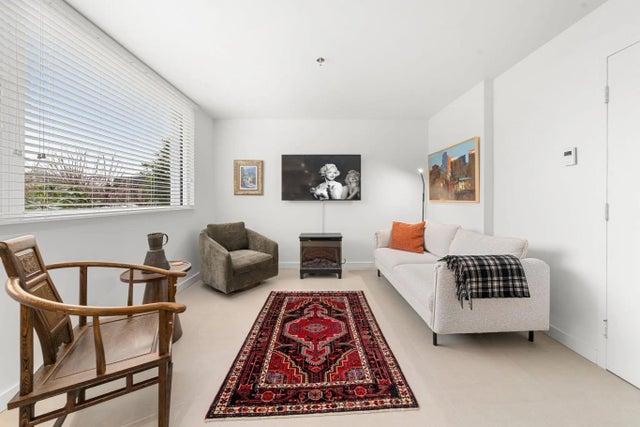 460 14th Street 101a, West Vancouver