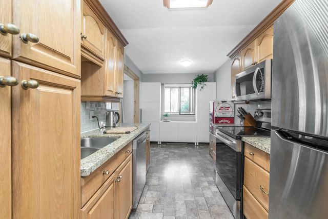 32175 Old Yale Road 105, Abbotsford
