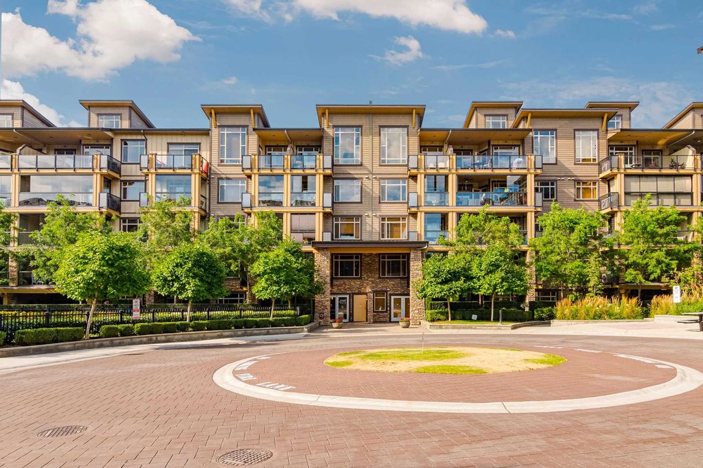 8258 207a Street 371, Langley