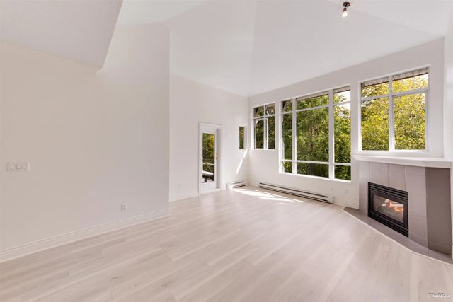 3625 Windcrest Drive 405, North Vancouver