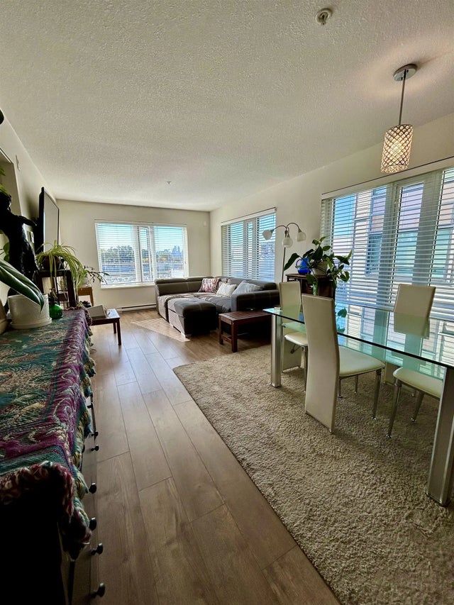 1673 Lloyd Avenue 306, North Vancouver