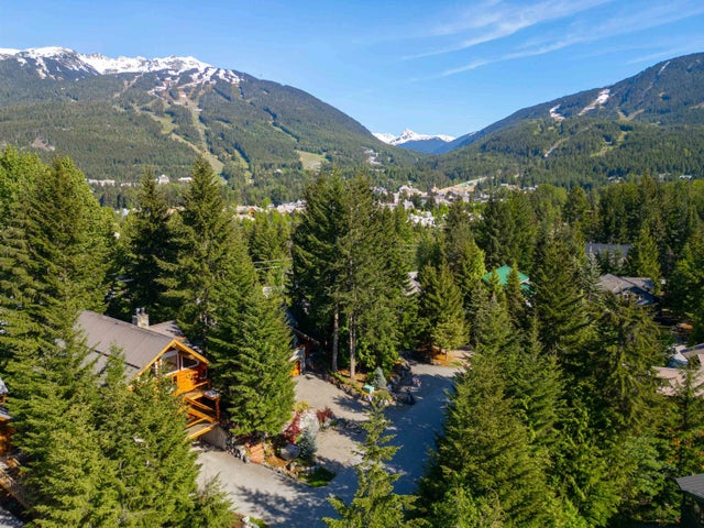 6252 Bishop Way, Whistler