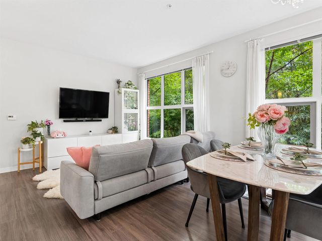 9551 Alexandra Road 133, Richmond