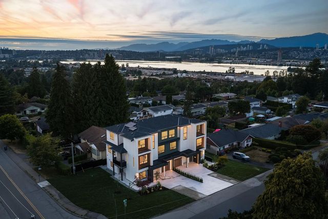 11313 137 Street 102, Surrey