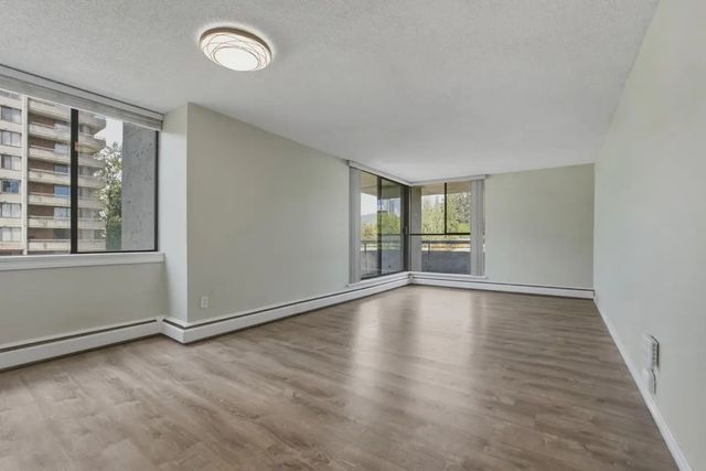 3755 Bartlett Court 302, Burnaby