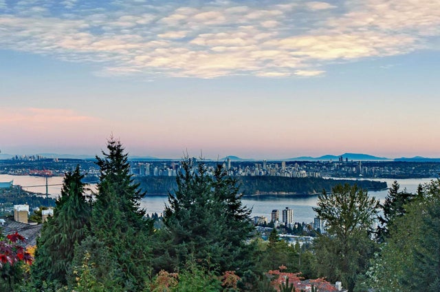 2398 Constantine Place, West Vancouver