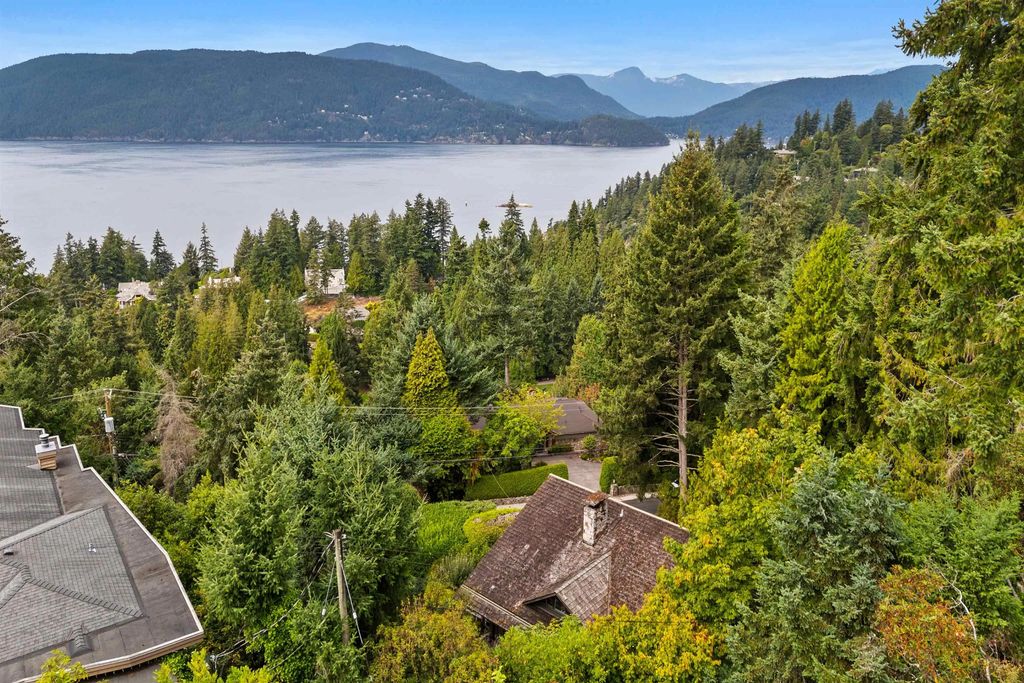 6035 Eagleridge Drive, West Vancouver