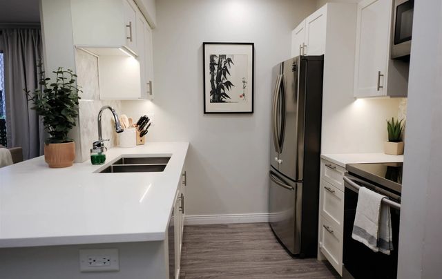 365 Ginger Drive 19, New Westminster