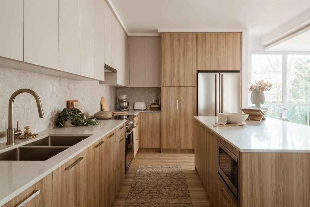 2380 Emery Court 213, North Vancouver