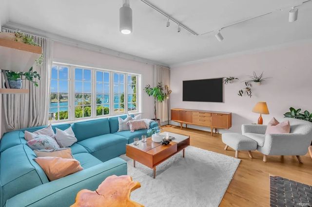 1311 Beach Avenue 209, Vancouver