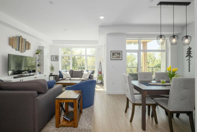 747 E 3rd Street 111, North Vancouver
