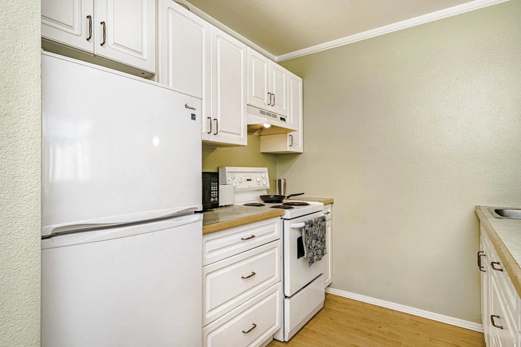 1330 Burrard Street 610, Vancouver