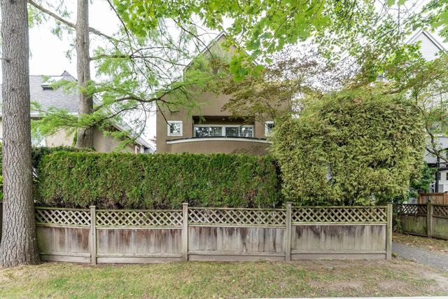 3581 W 6th Avenue, Vancouver