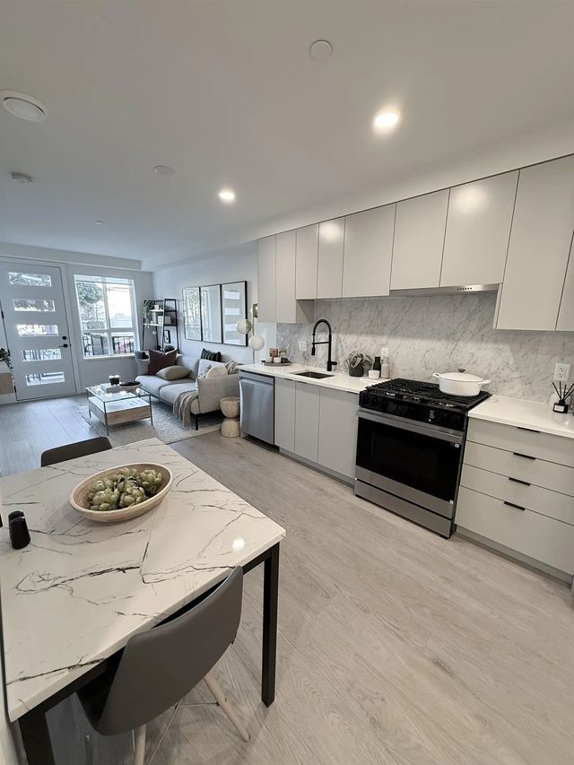 13258 105 Avenue 502, Surrey