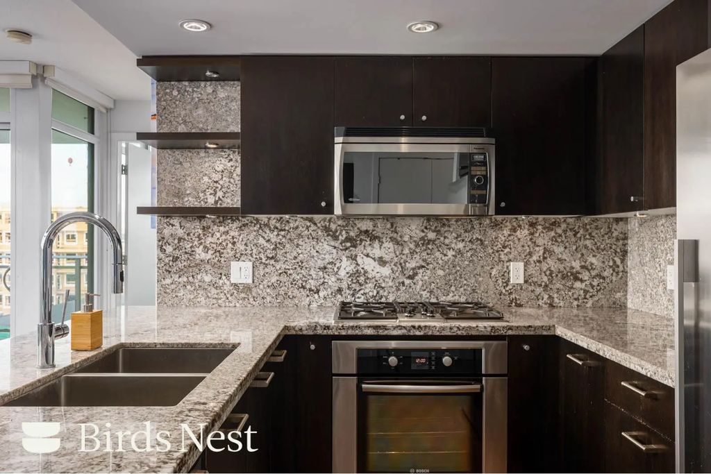 1455 George Street 703, White Rock