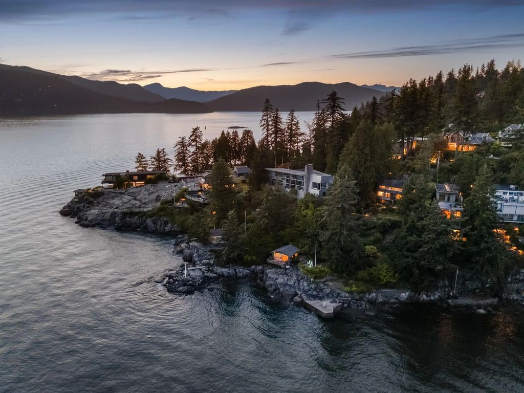 6054 Gleneagles Drive, West Vancouver