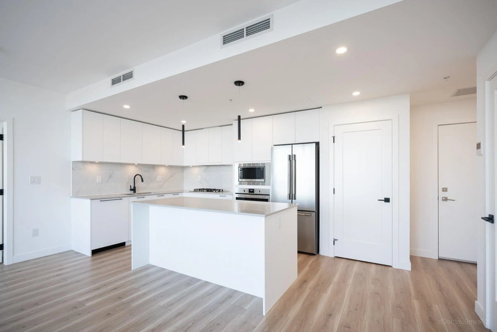 20065 85 Avenue 1804, Langley