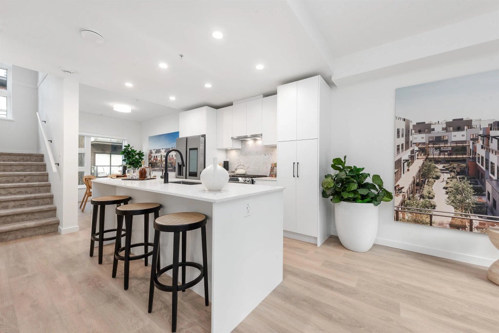 535 E 2nd Street 135, North Vancouver