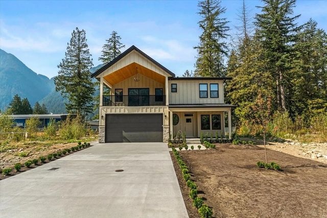 20057 Silver Creek Crescent, Hope