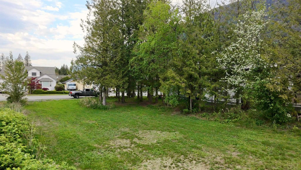 454 Alder Avenue, Harrison Hot Springs