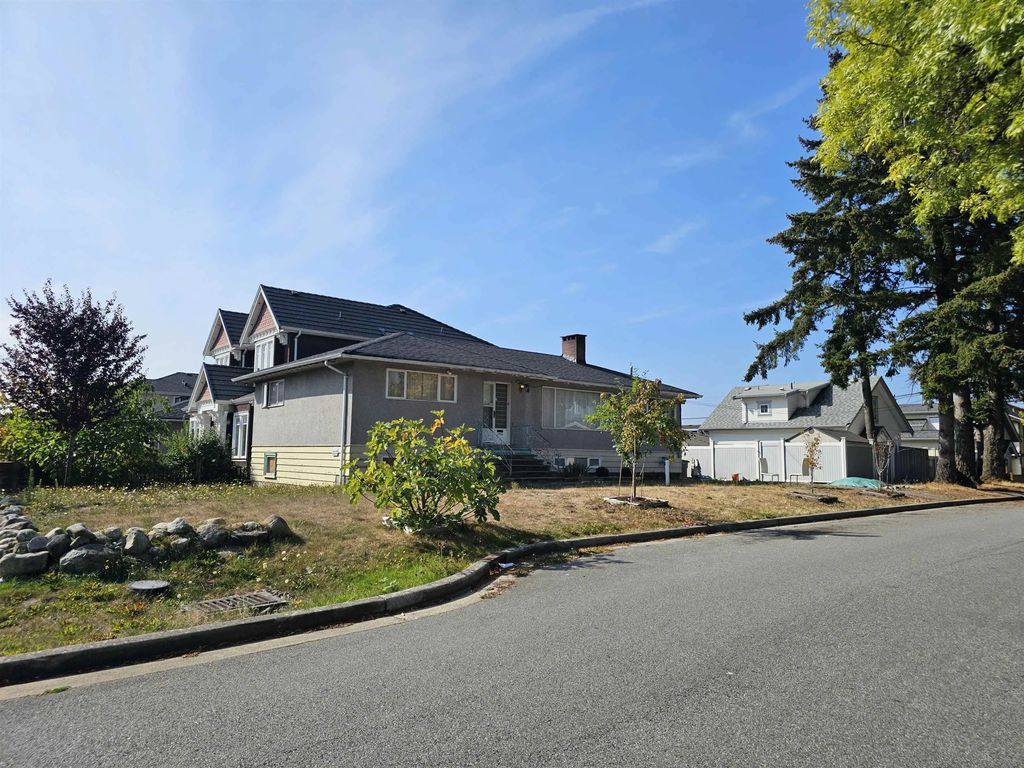 2946 E 52nd Avenue, Vancouver