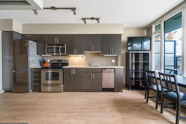 9009 Cornerstone Mews 417, Burnaby