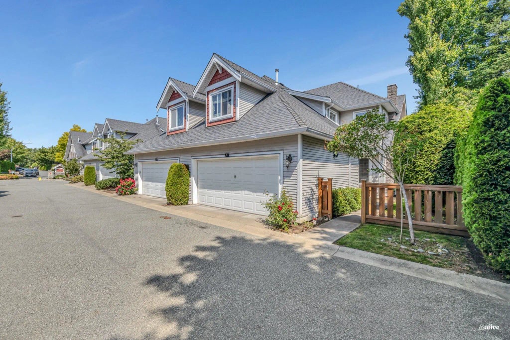 19977 71 Avenue 9, Langley