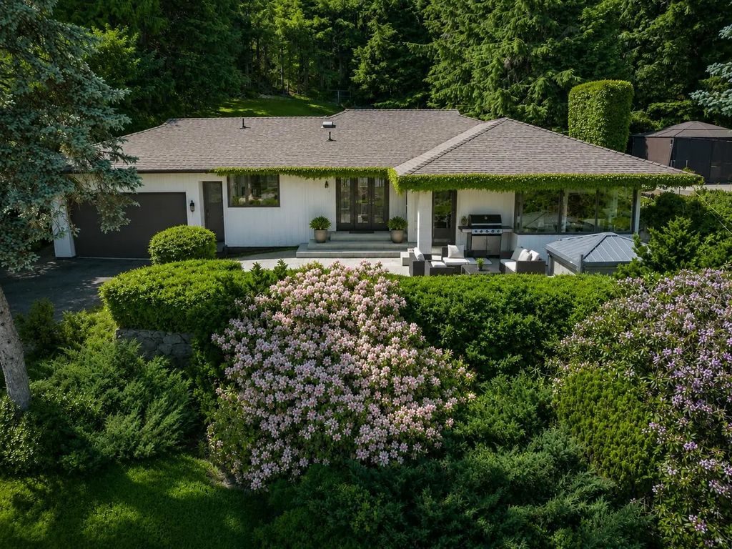 68 Bonnymuir Drive, West Vancouver