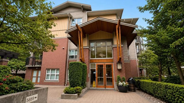 5889 Irmin Street 215, Burnaby