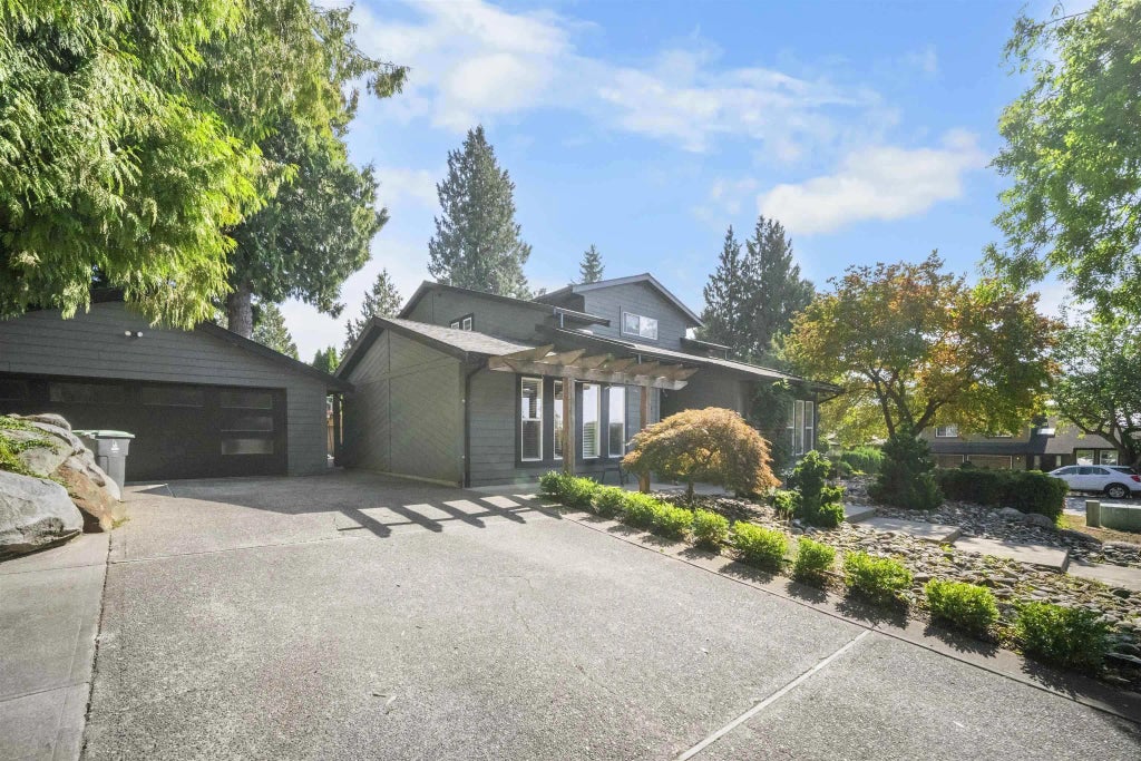 5786 Aberdeen Street, Surrey