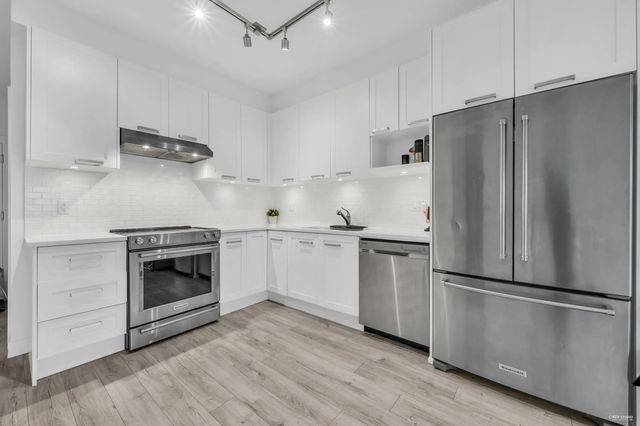 5638 201a Street 316, Langley