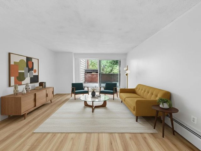 588 E 5 Avenue 111, Vancouver