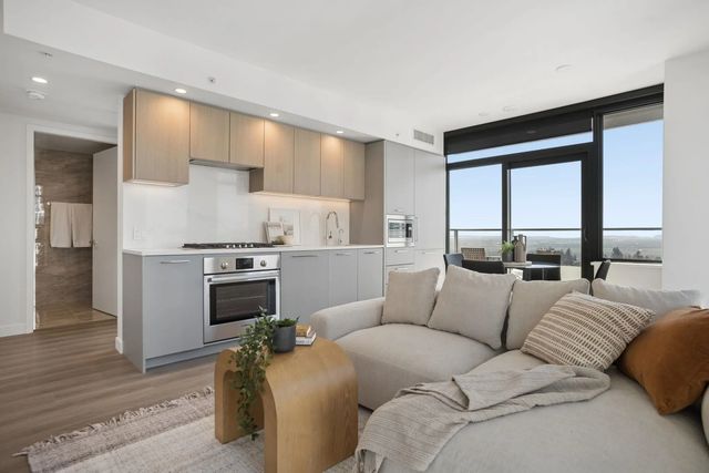 6608 Sussex Avenue 1102, Burnaby