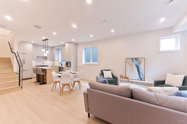 7270 17th Avenue 3, Burnaby