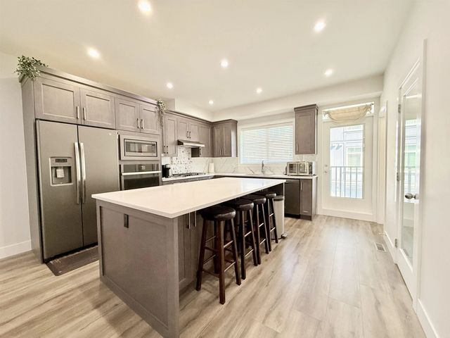 19239 70 Avenue 3, Surrey