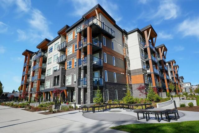 12143 223 Street 220, Maple Ridge