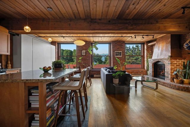 41 Alexander Street 305, Vancouver