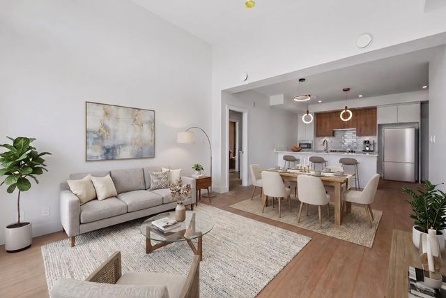 2233 156 Street 403, Surrey
