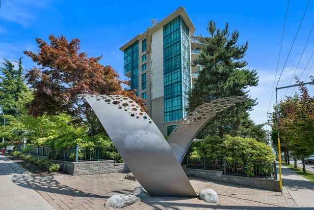 14824 North Bluff Road 504, White Rock