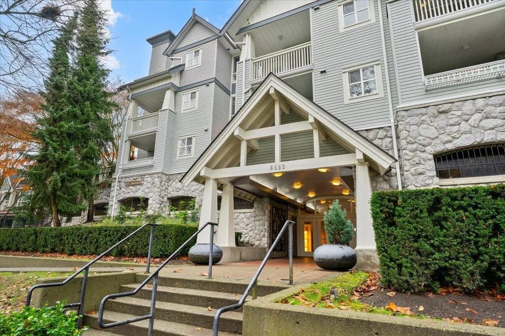 6893 Prenter Street 413, Burnaby