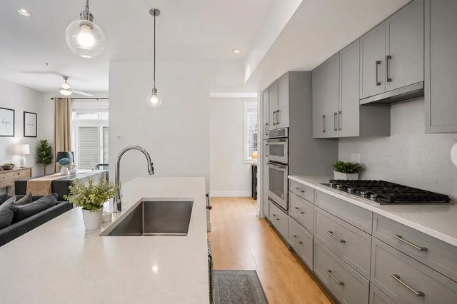 22128 48a Avenue 27, Langley