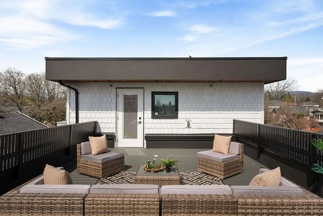 2282 E 8th Avenue 1, Vancouver