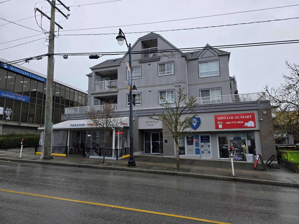 723 Twelfth Street 302, New Westminster