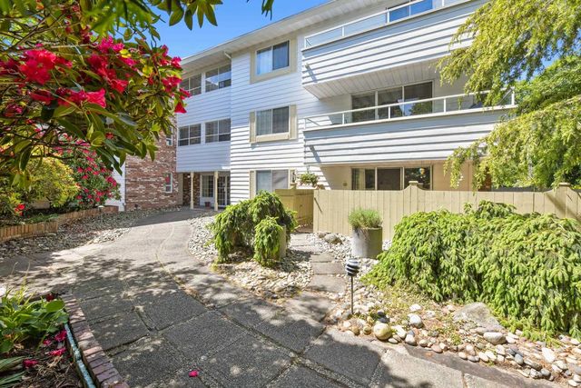 15010 Roper Avenue 206, White Rock