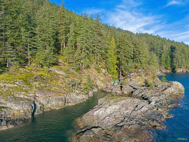 381 Waterfront, Bowen Island