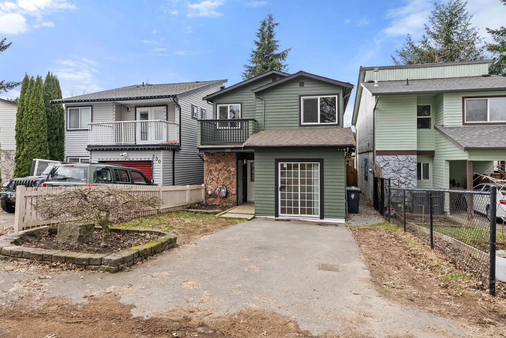 232 Davis Crescent, Langley