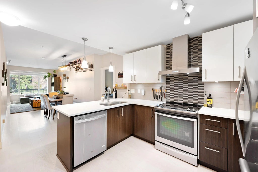 2460 Kelly Avenue 101, Port Coquitlam